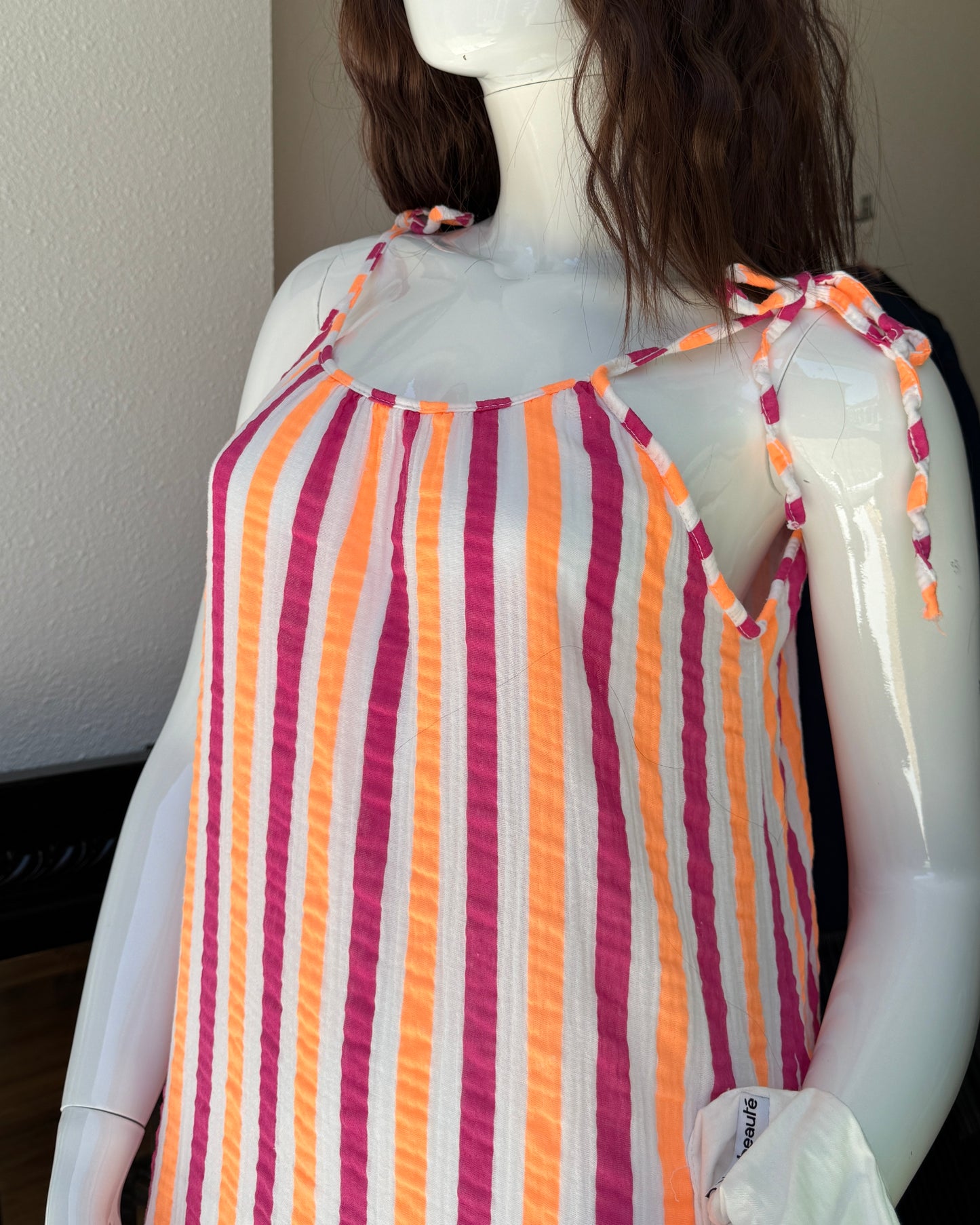 Robe longue à fines bretelles nouées gaze de coton blanc rayures rose orange TU