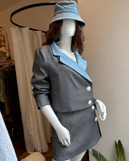 Bob Salut Beauté light denim mannequin