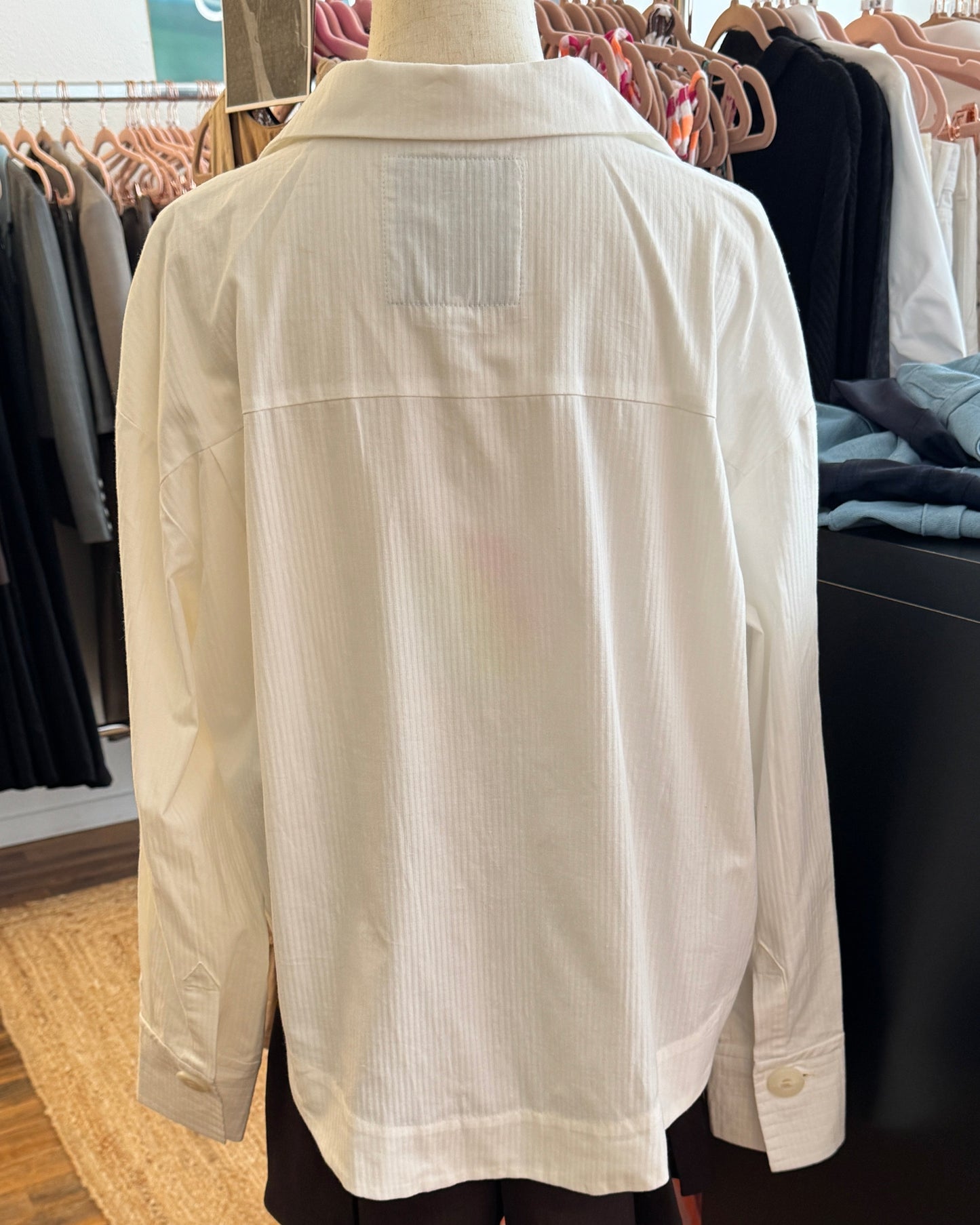 Chemise blanche en coton - Collection "the gardener uniform" - Salut Beauté dos