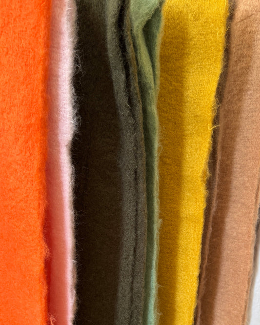 Grande écharpe à grosses franges 100% viscose zoom