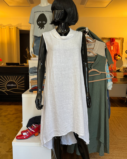 Robe en lin divers coloris évasée asymétrique col bénitier TU