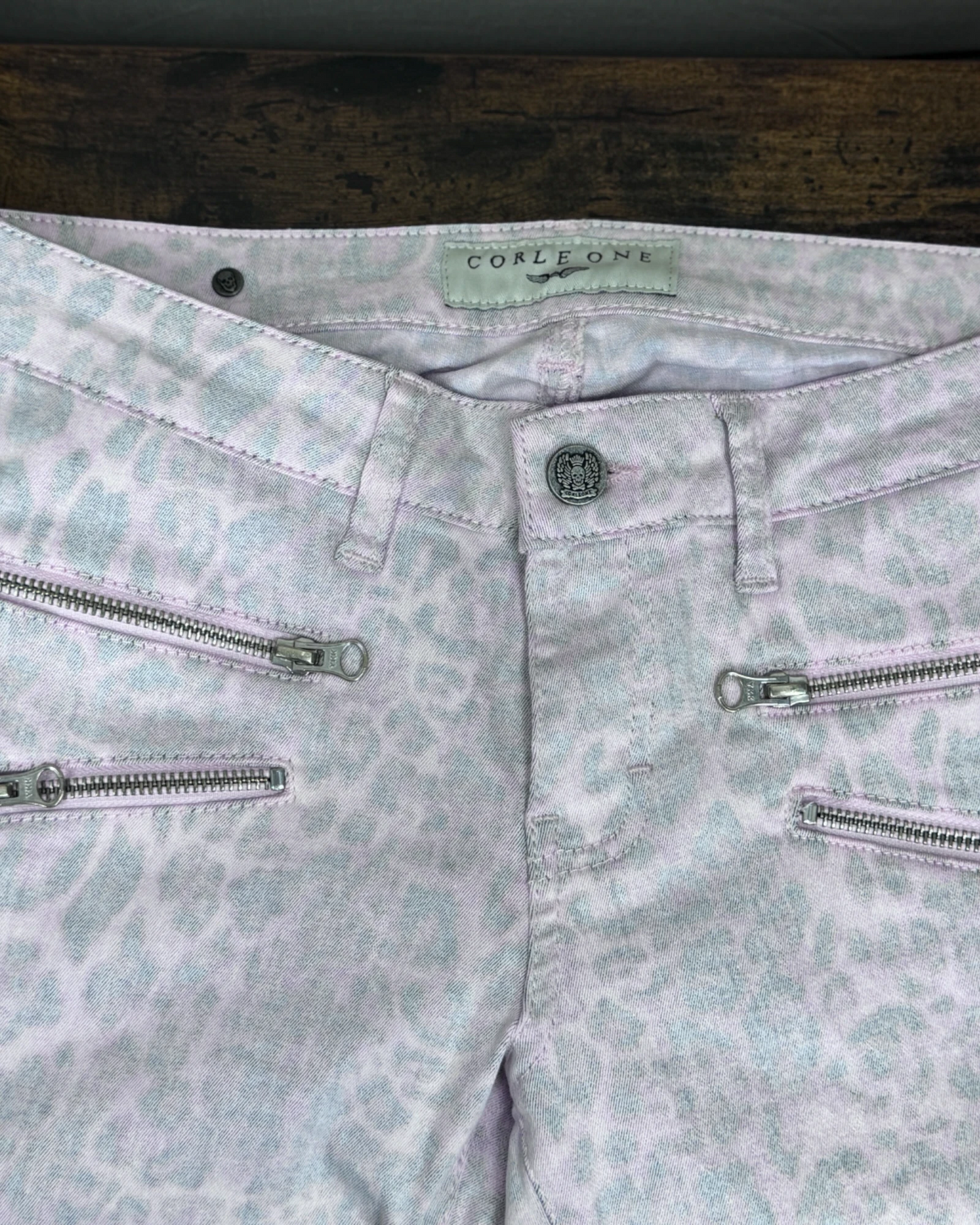 Pantalon Corleone slim rose et gris léopard pastel