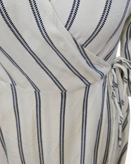 Robe Cache-Cœur Crème à Rayures Marine – Taille Unique (S à L) zoom