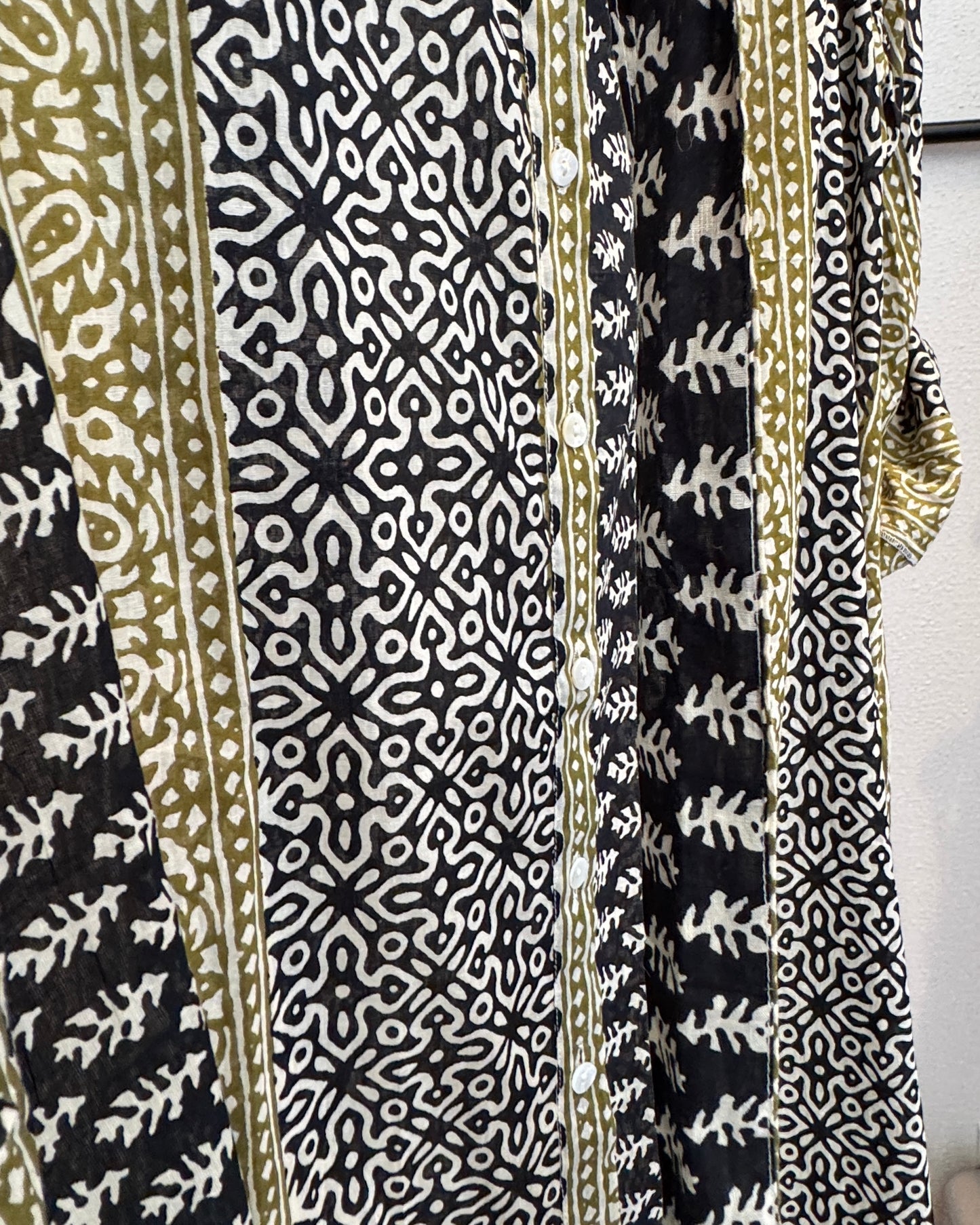 Robe chemise coton noire beige motifs ethniques