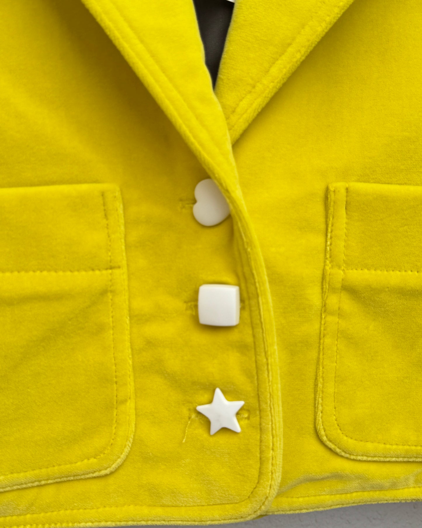 Veste velours jaune - collection the city uniform - Salut Beauté
