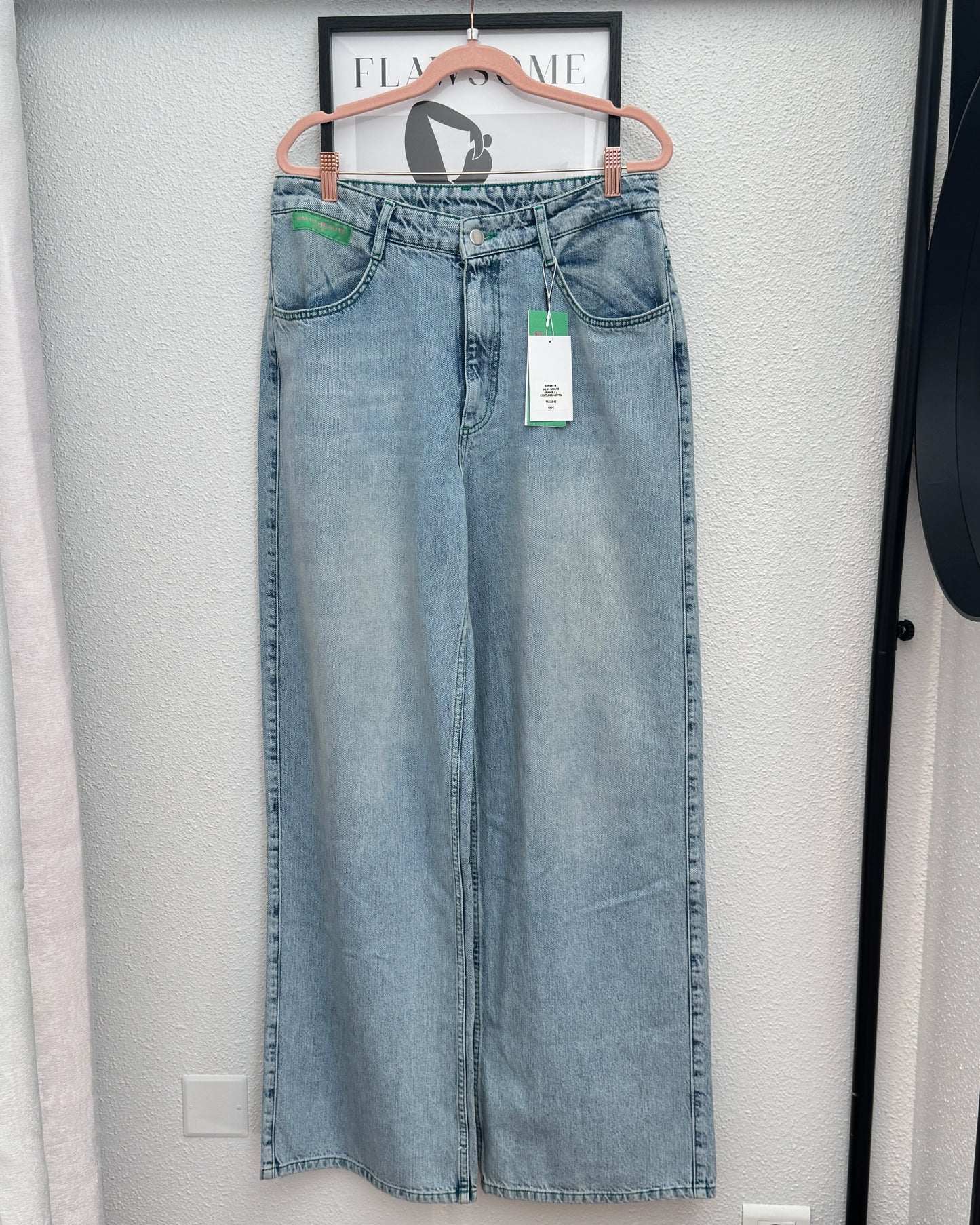 Jean bleu délavé "sublimateur de fessier" wide legs - Salut Beauté