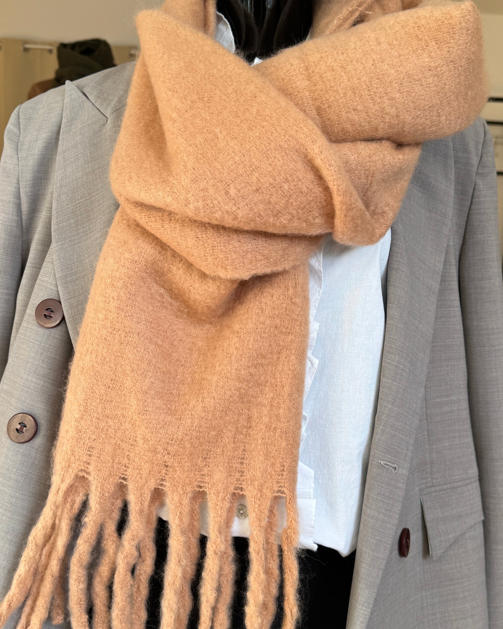 Grande écharpe à grosses franges 100% viscose brun