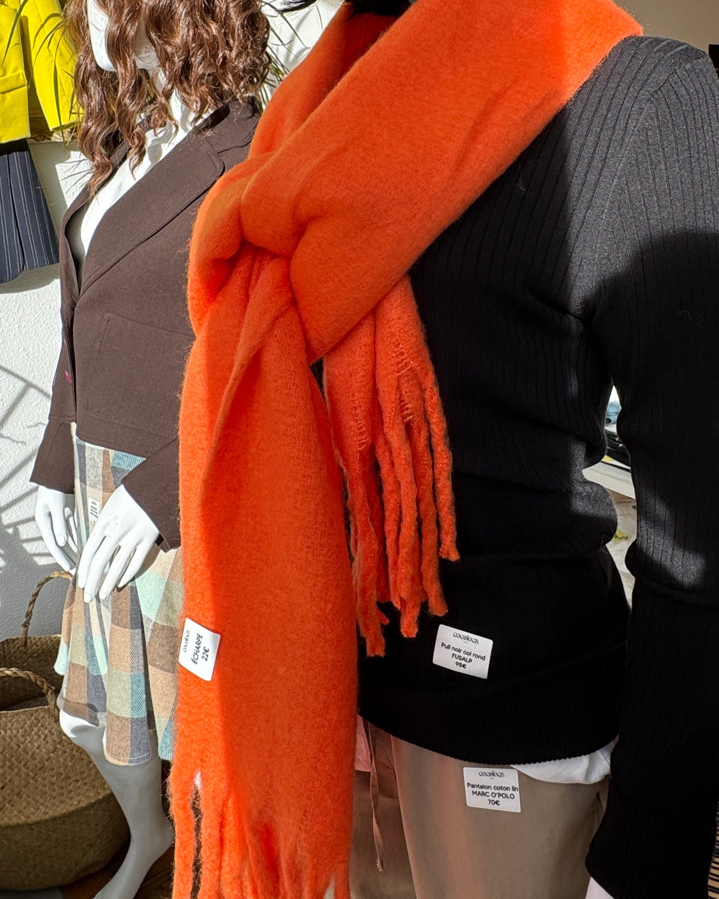 Grande écharpe à grosses franges 100% viscose orange