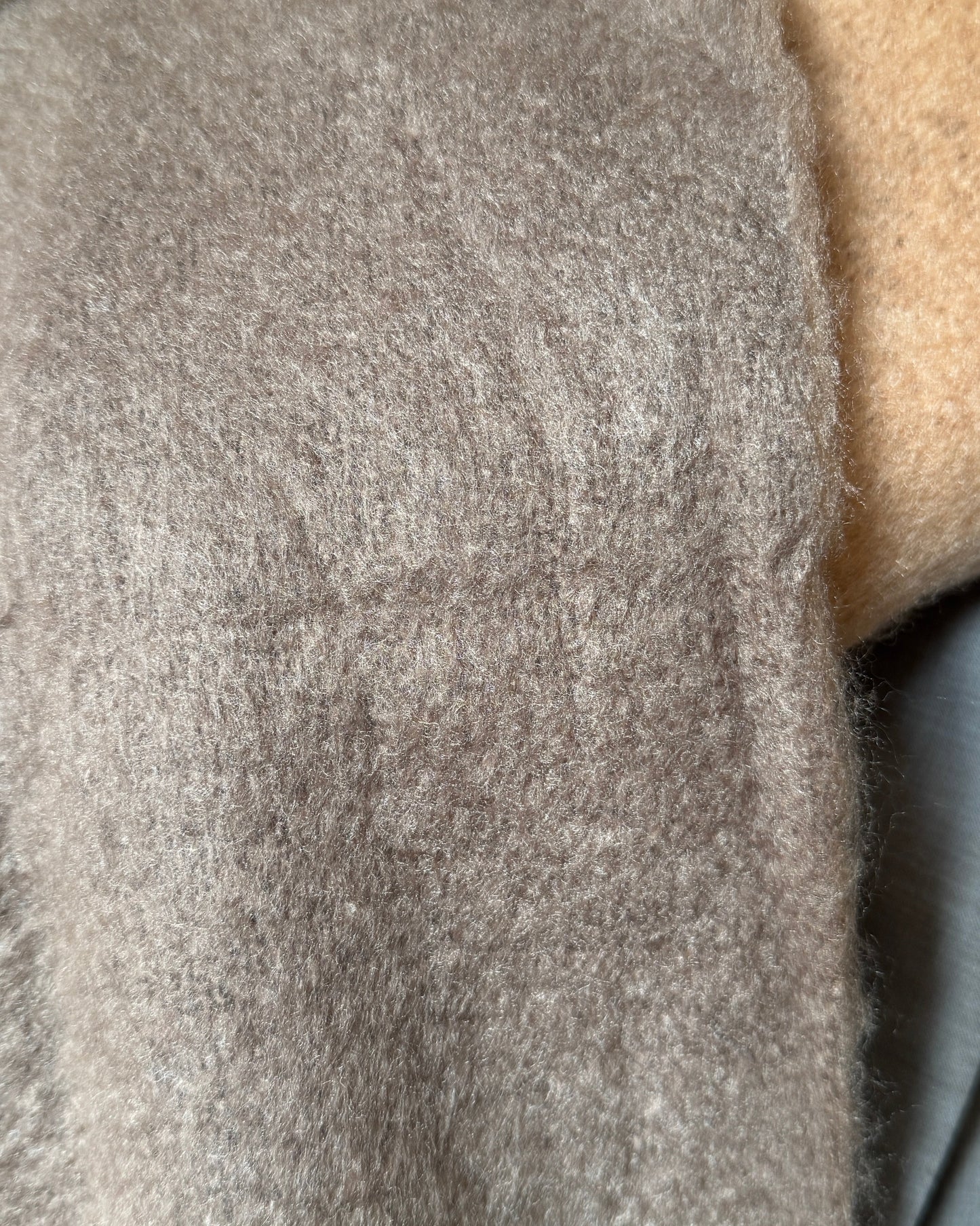Grande écharpe à grosses franges 100% viscose taupe