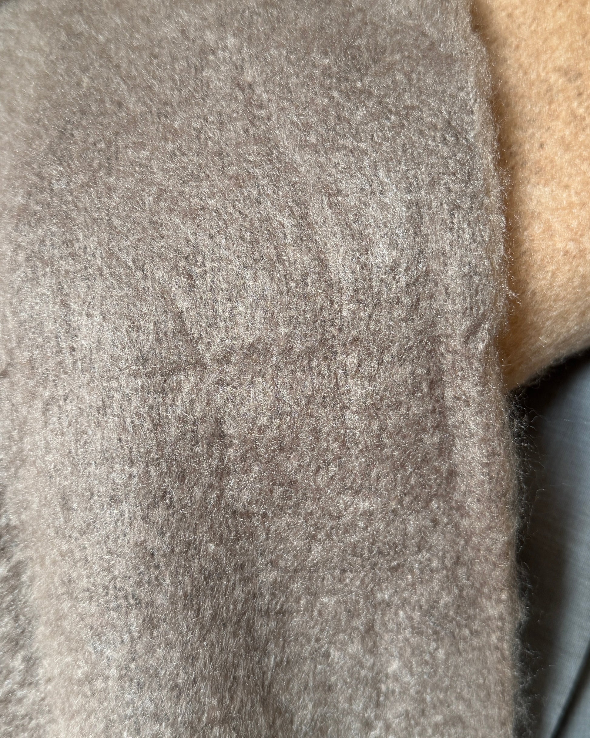 Grande écharpe à grosses franges 100% viscose taupe