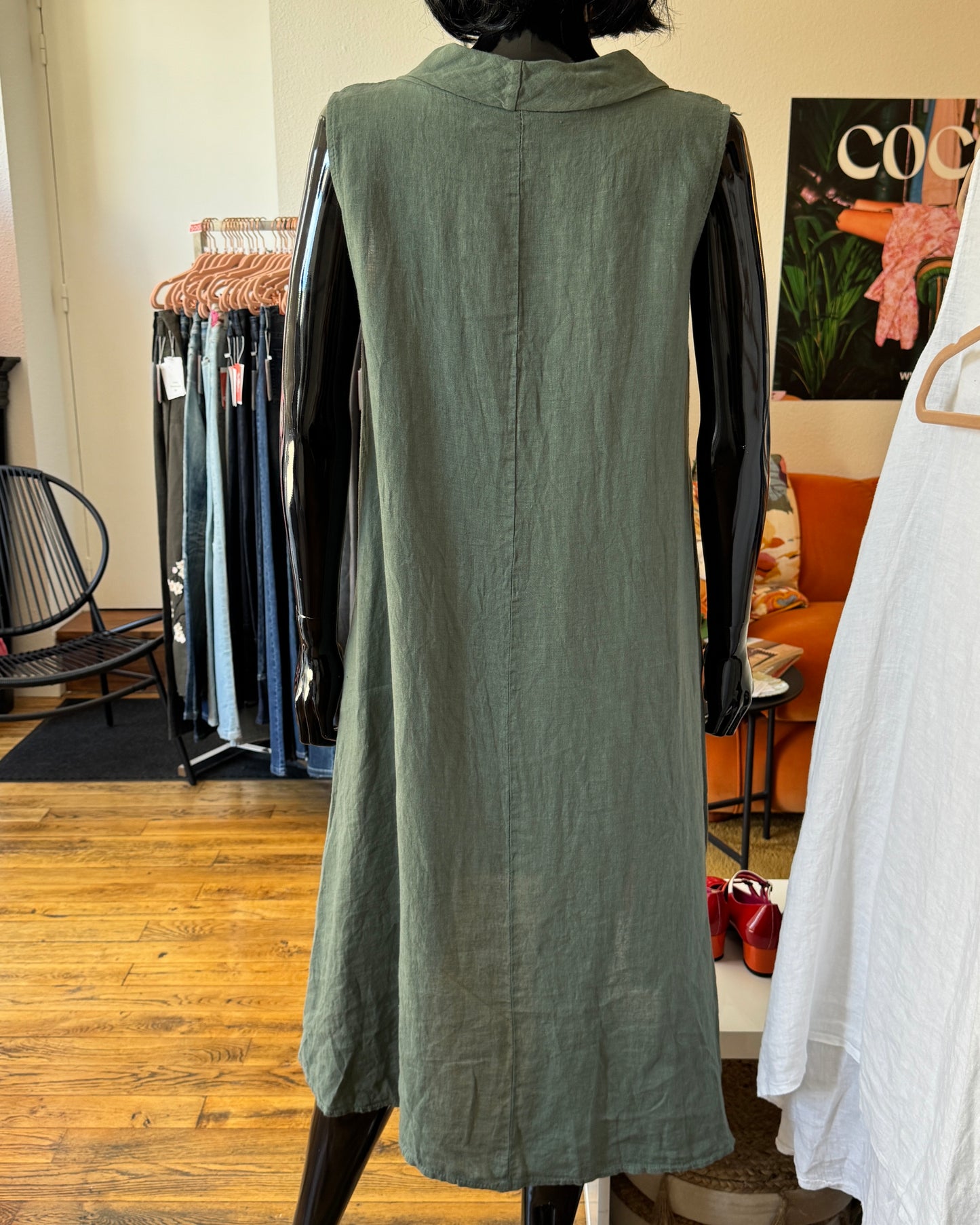 Robe en lin divers coloris évasée asymétrique col bénitier TU