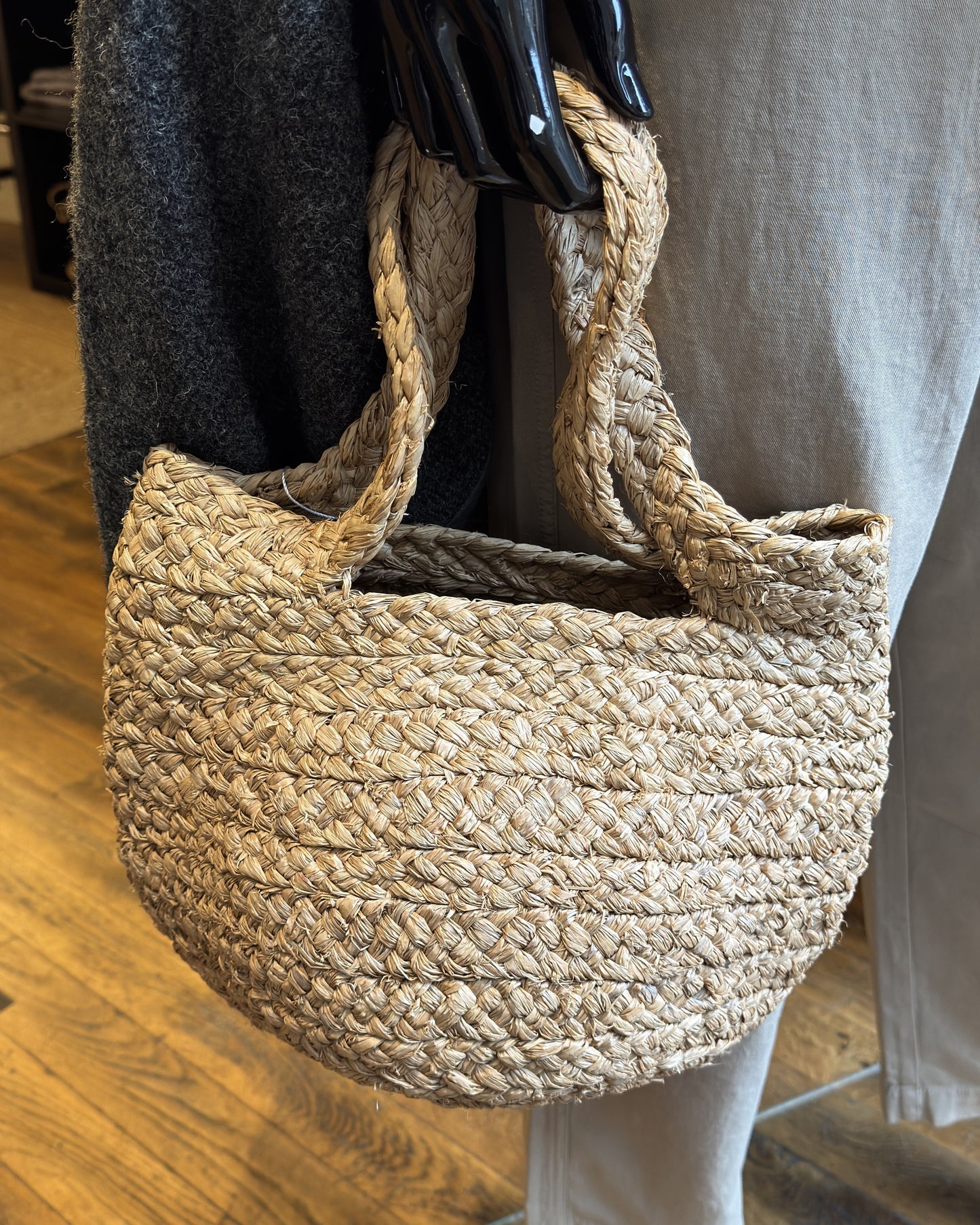 Panier petit modèle raphia brun Madagascar