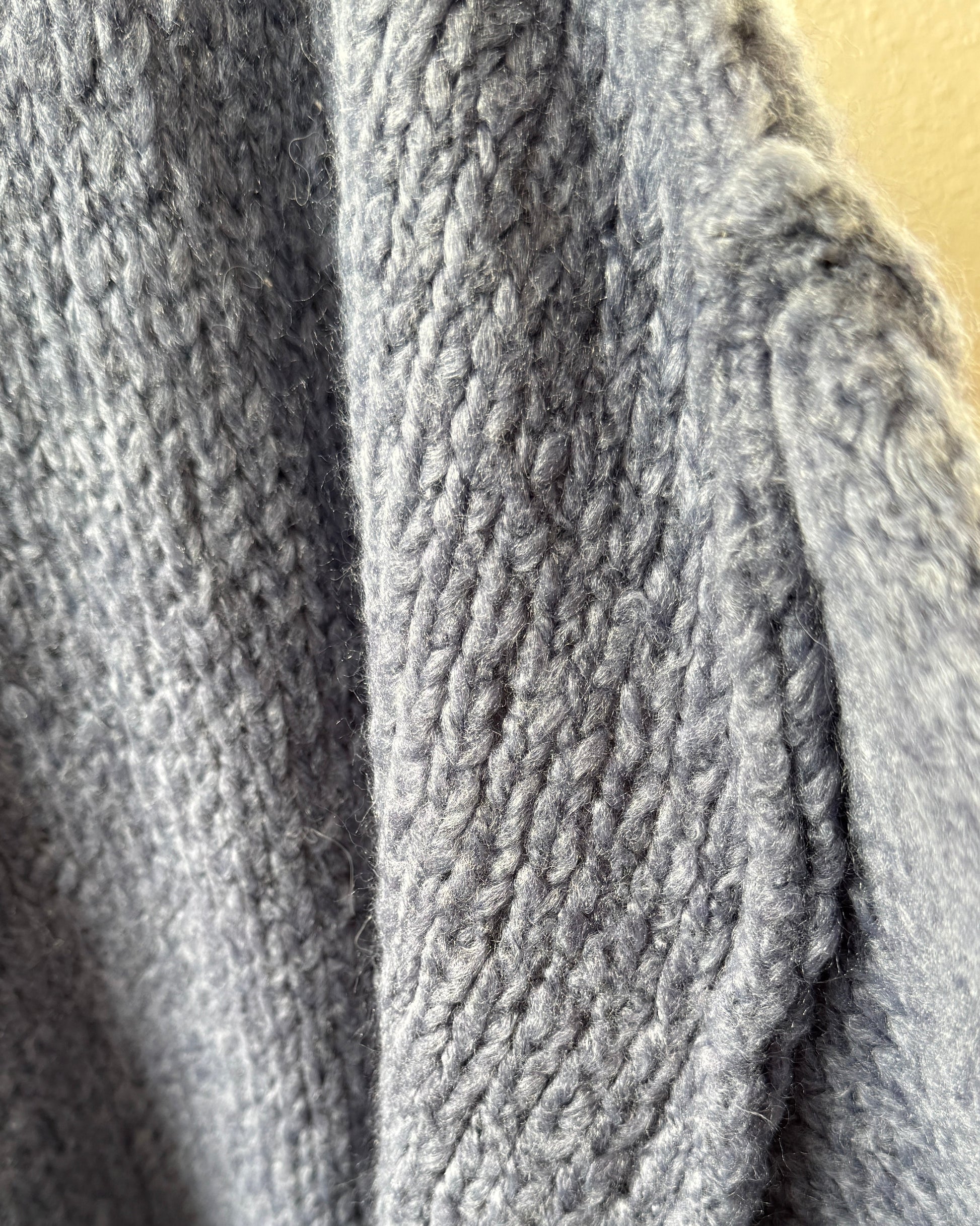 Pull oversize grosses mailles col cheminée Taupe Foncé - Taille unique zoom droite