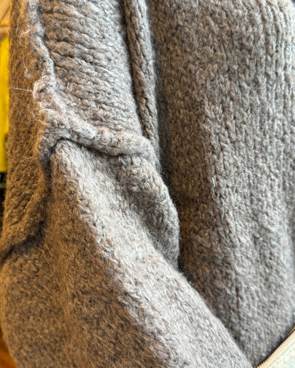 Pull oversize grosses mailles col cheminée Taupe Foncé - Taille unique zoom gauche