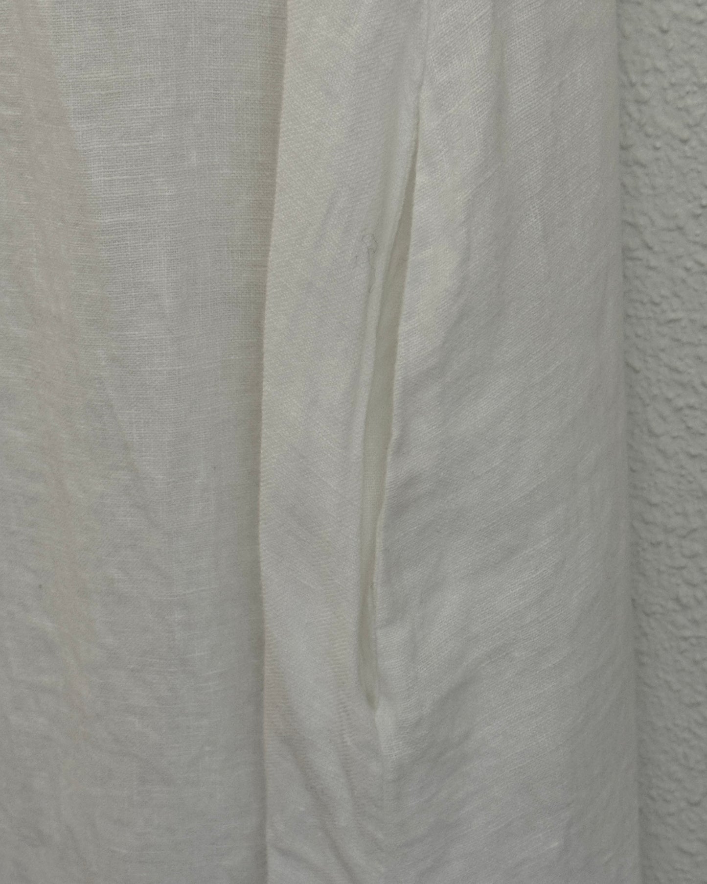 Robe en lin blanc évasée asymétrique col bénitier TU détail poche 
