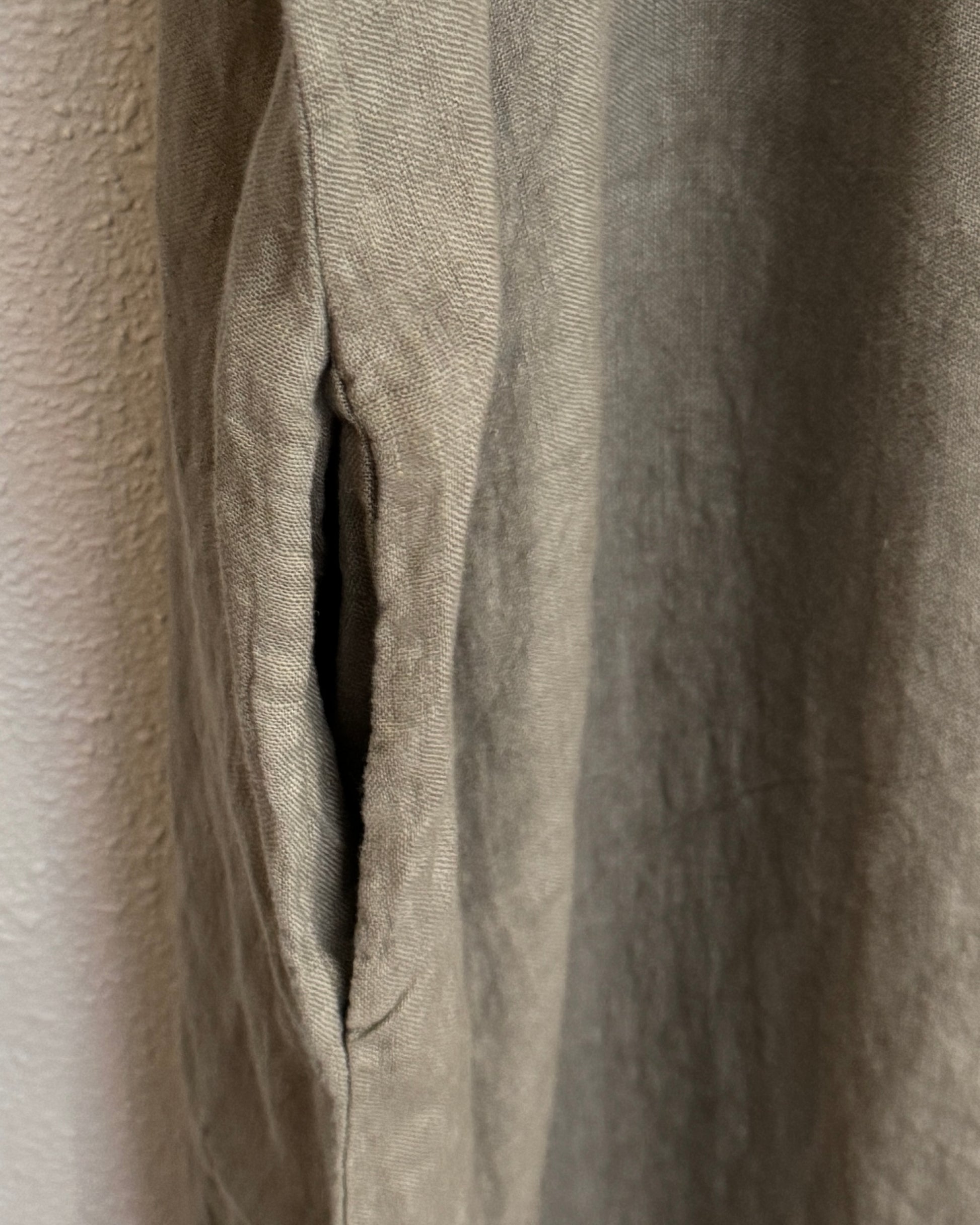 Robe en lin taupe oversize détails poches