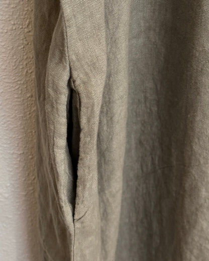 Robe en lin taupe oversize détails poches