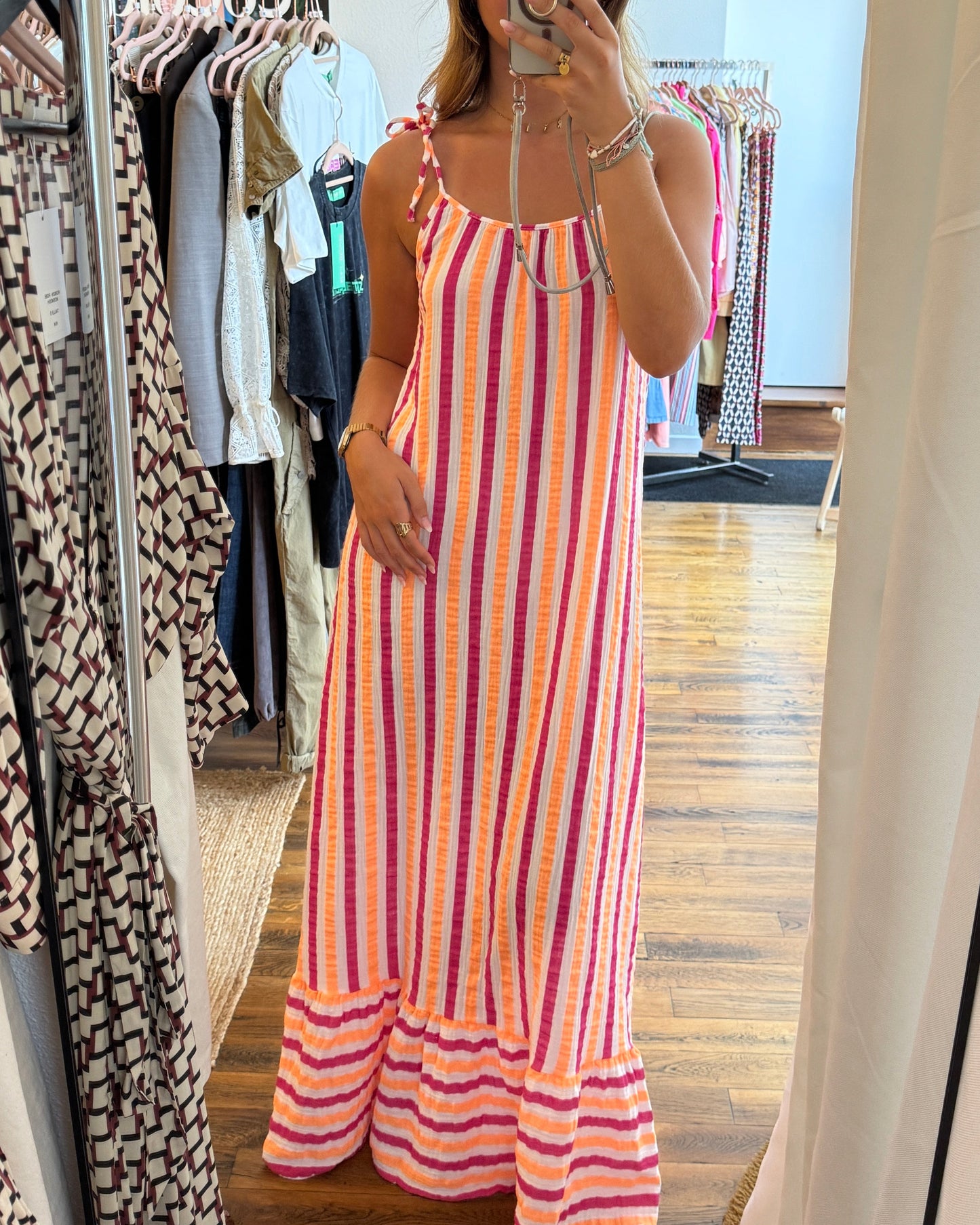 Robe longue à fines bretelles nouées gaze de coton blanc rayures rose orange TU