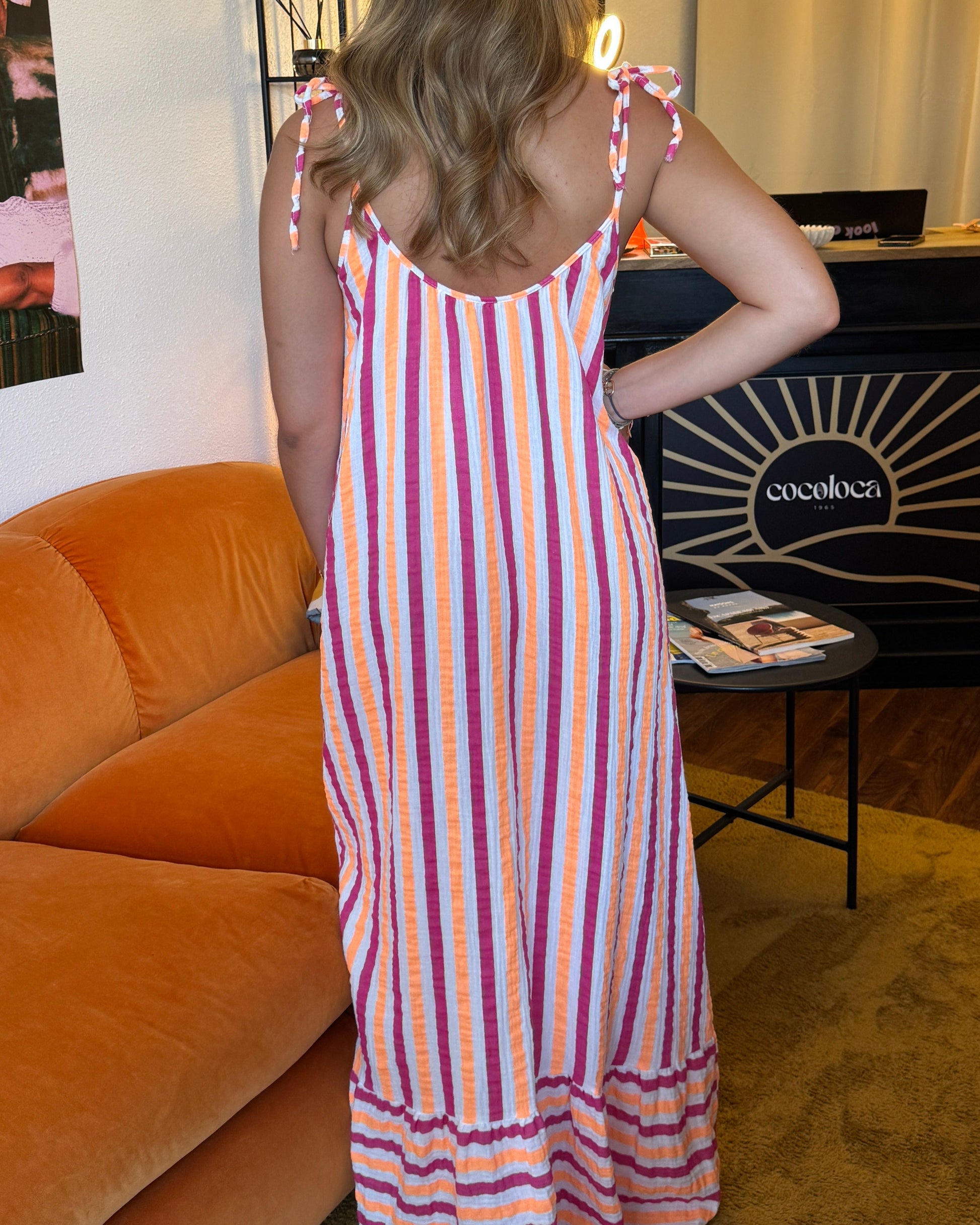 Robe longue à fines bretelles nouées gaze de coton blanc rayures rose orange TU dos