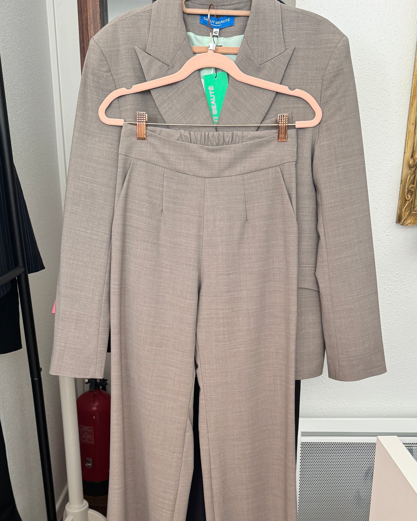 Veste beige gris - the dandy uniform - Salut Beauté set