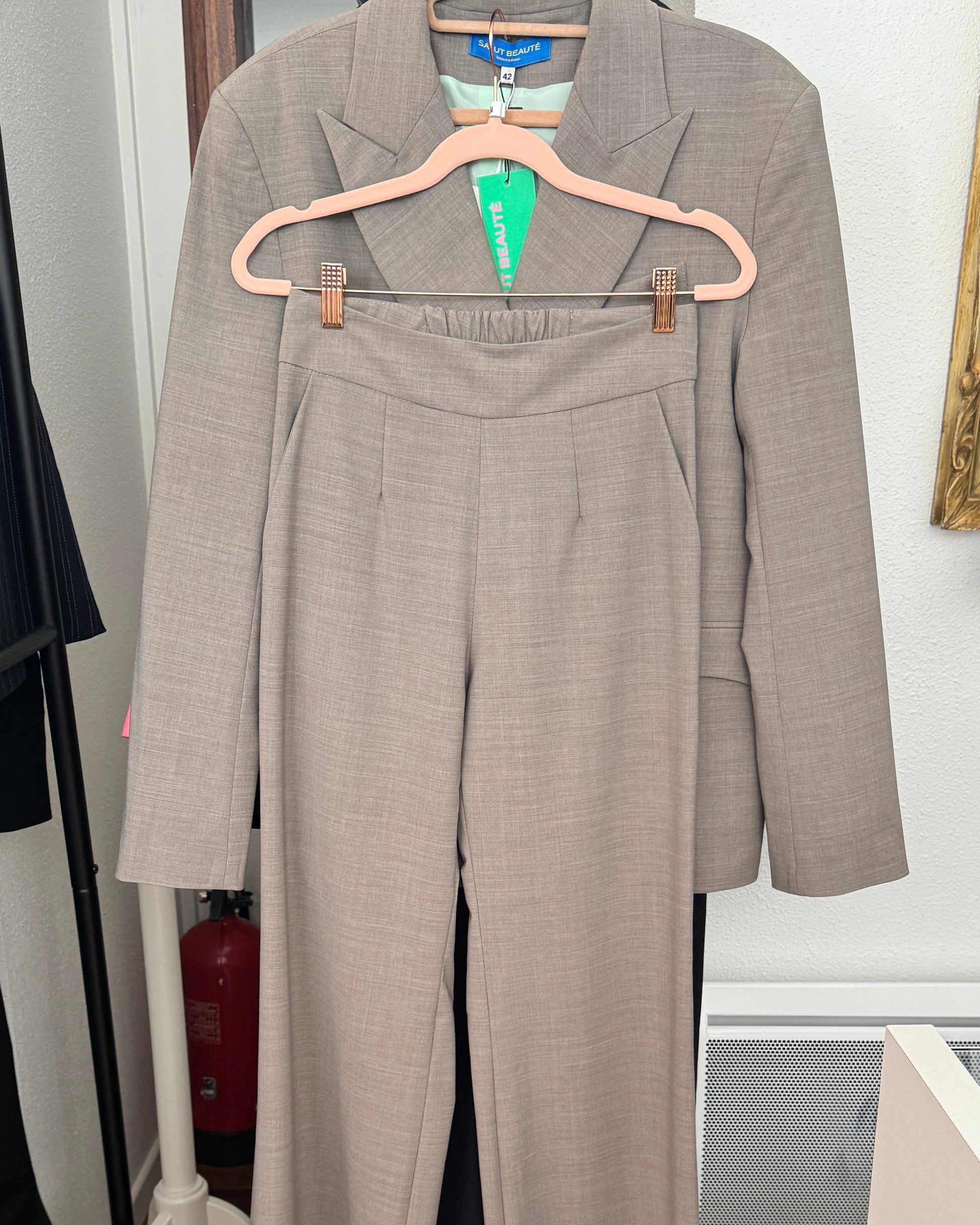 Veste beige gris - the dandy uniform - Salut Beauté set