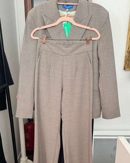 Veste beige gris - the dandy uniform - Salut Beauté set