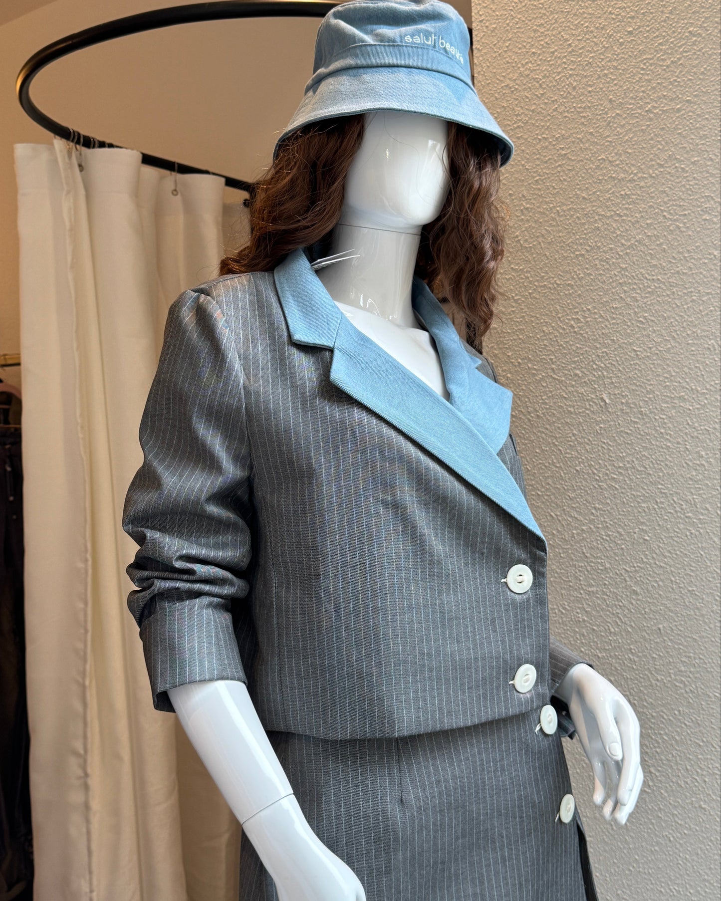 Veste ice grey bi-gout  - the air uniform - Salut Beauté détails