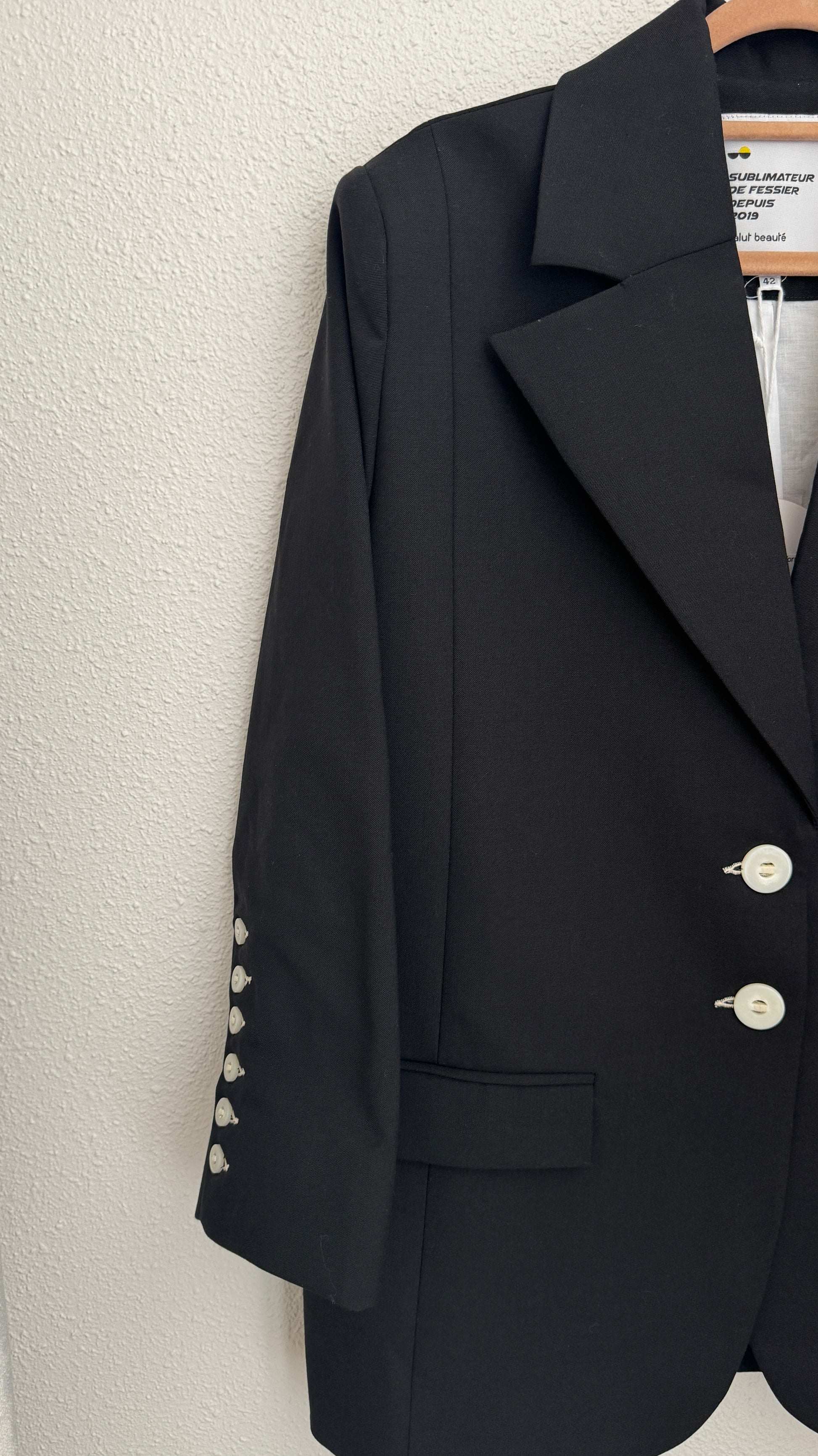Veste noir - the boss uniform - Salut Beauté côté
