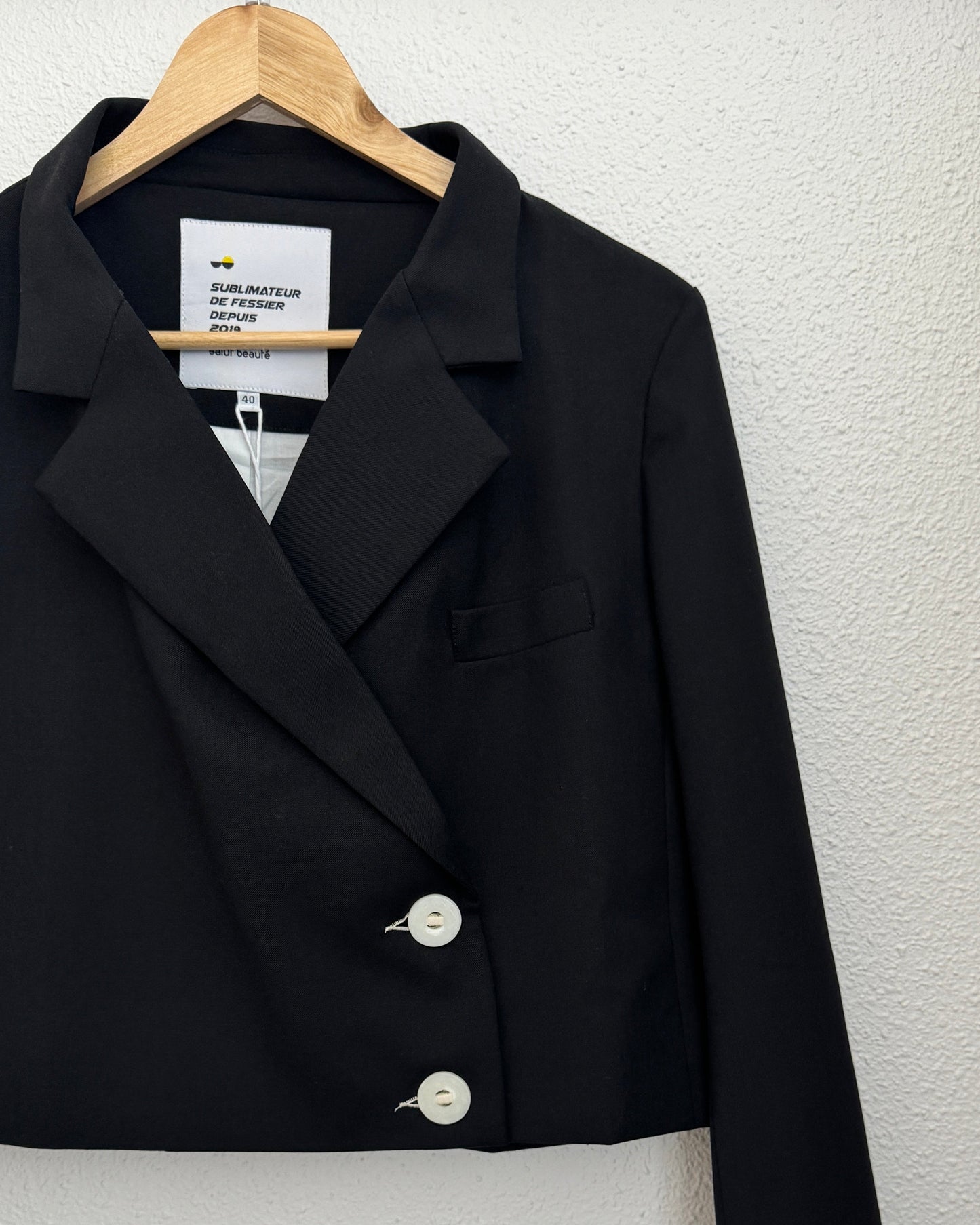 Veste_noire_-_the_air_uniform_-_Salut_Beauté détails