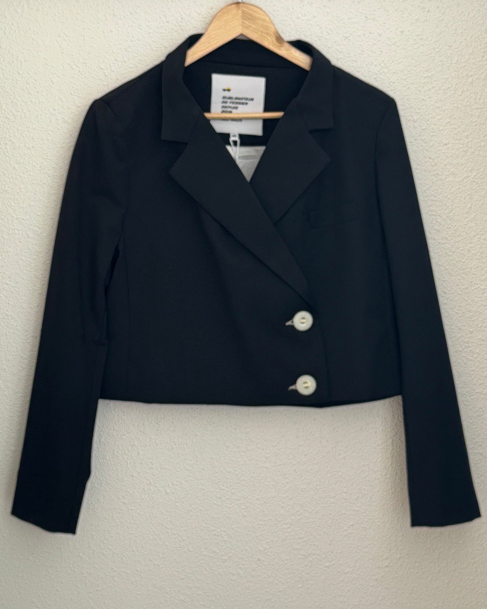 Veste_noire_-_the_air_uniform_-_Salut_Beauté manches