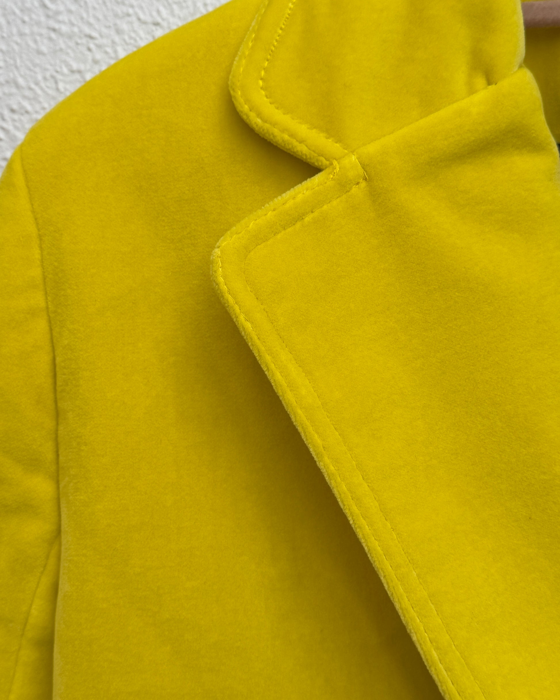 Veste velours jaune - collection the city uniform - Salut Beauté col